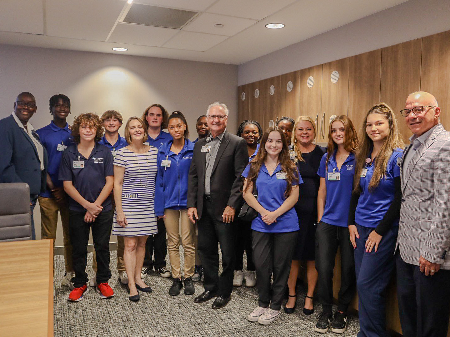 Rep. Castor visits with St. Anthony’s Hospital summer high school volunteers